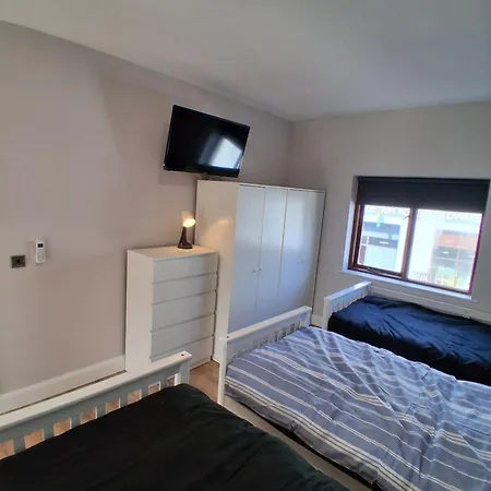 Ambassador House بيت للعطل *